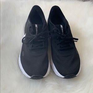 Nike Revolution Tennis Shoes